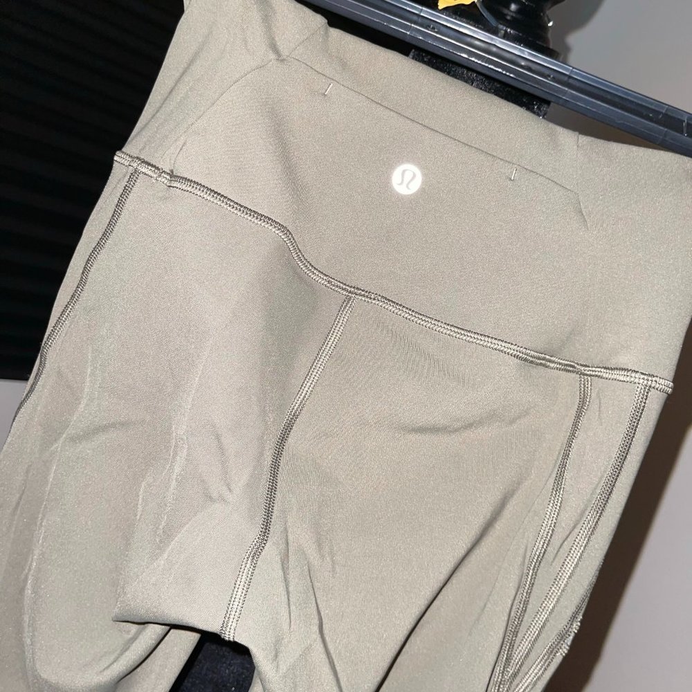 LIKE NEW Lululemon Wunder Under High-Rise Mesh sz4 - Picture 6 of 9